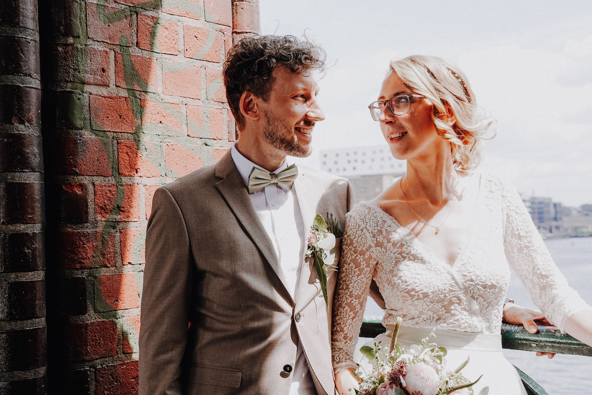 Emotionale Hochzeitsreportage mit natürlichen Momenten und echten Gefühlen