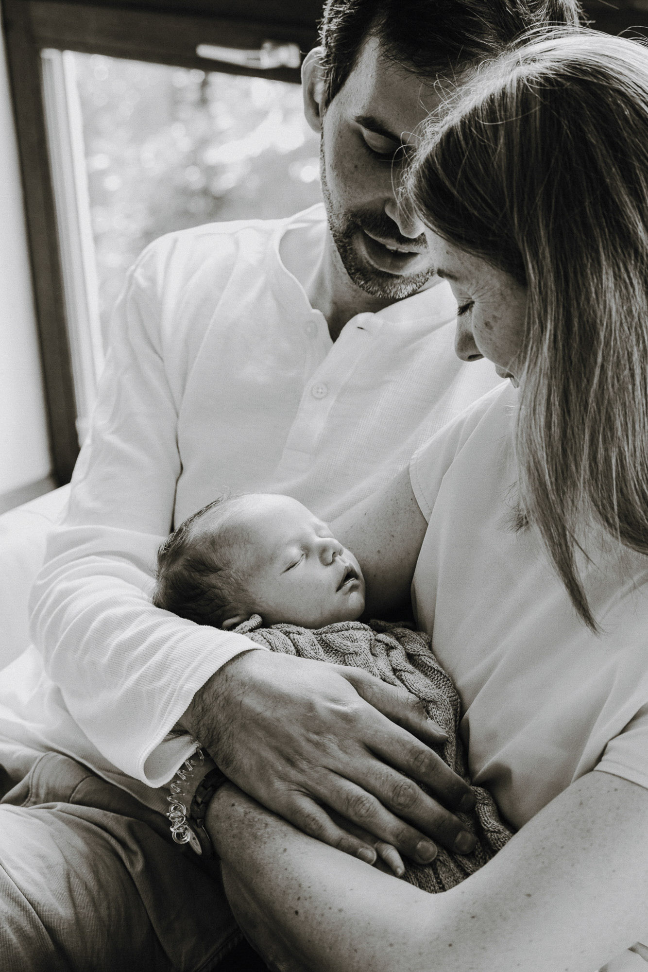 Babyfotografie mit Familie in Stuttgart – Nähe, Geborgenheit und echte Verbindung